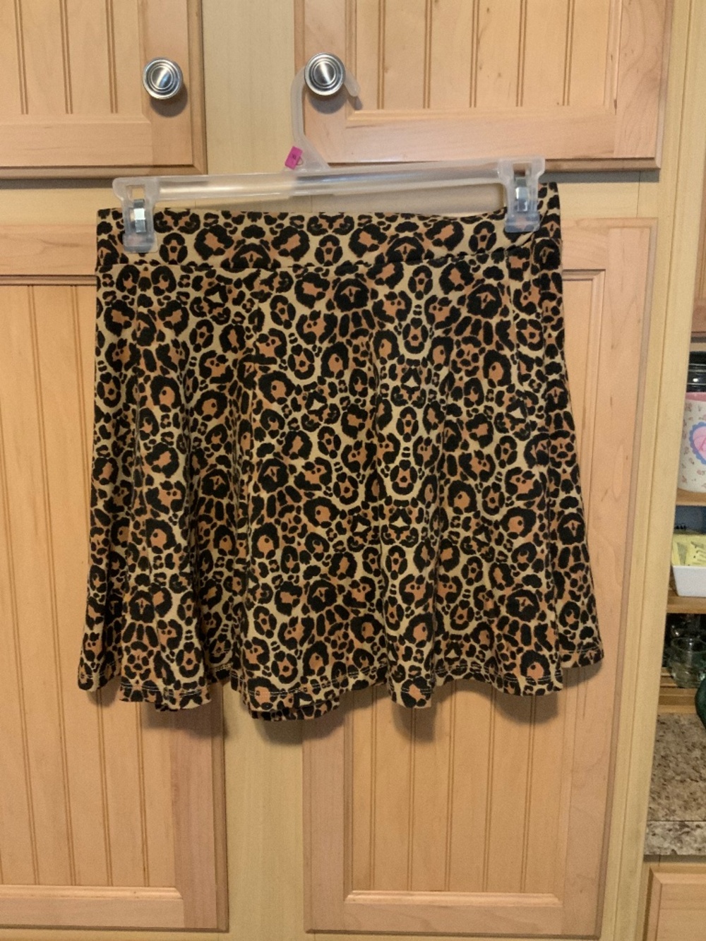 Women’s H&M leopard skirt preowned size 10